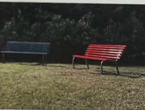 A Ternengo la panchina rossa contro la violenza sulle donne - Foto pagina FB Comune di Ternengo A Ternengo la panchina rossa contro la violenza sulle donne - Foto pagina FB Comune di Ternengo
