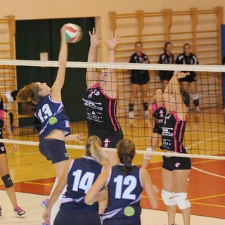 Un muro di Marta Casazza nella gara di andata con Crescentino (Foto Giacomo Bielli) Un muro di Marta Casazza nella gara di andata con Crescentino (Foto Giacomo Bielli)