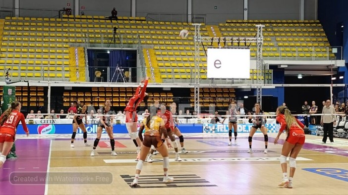 Pallavolo, Bergamo batte la Laica Cioccolato UYBA 3-0 all’e-work Biella Forum - Servizio di Mattia Baù Pallavolo, Bergamo batte la Laica Cioccolato UYBA 3-0 all’e-work Biella Forum - Servizio di Mattia Baù