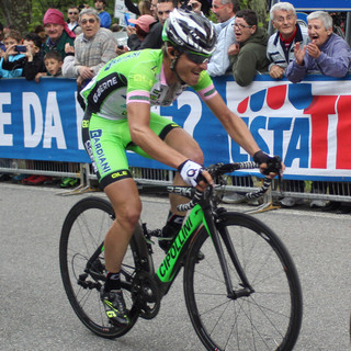 Giro D'Italia - Di un soffio Battaglin beffa il compagno di fuga Cataldo