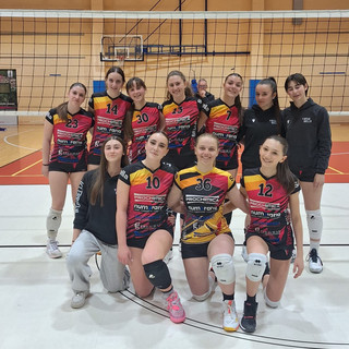 Le ragazze della Prima Divisione al termine della partita contro Volley Gattinara