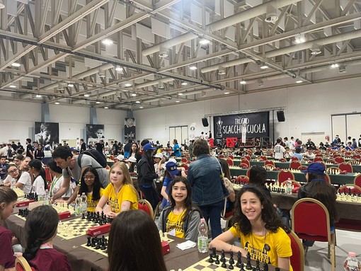 IC Biella 3 alle Finali Nazionali di Scacchi: squadra femminile tra le migliori d’Italia Varianti IC Biella 3 alle Finali Nazionali di Scacchi: squadra femminile tra le migliori d’Italia Varianti