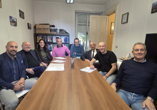 Biella, il vicesindaco Sara Gentile, l'assessore Gallello e i consiglieri Dato e Gentile aderiscono a Forza Italia Biella, il vicesindaco Sara Gentile, l'assessore Gallello e i consiglieri Dato e Gentile aderiscono a Forza Italia