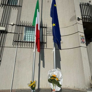 Vallemosso, fiori per i Carabinieri caduti a Verona Vallemosso, fiori per i Carabinieri caduti a Verona