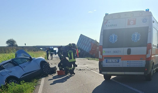 Dal Nord/Ovest, Tronzano Vercellese, scontro tra un’auto e un trattore: morto un uomo di 61 anni