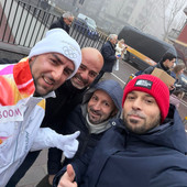 Un vigile del fuoco di Cossato tra i tedofori della fiamma olimpica a Milano FOTO e VIDEO