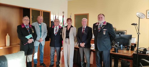 Il nuovo Questore di Biella Anna Maria Di Giulio riceve il consiglio direttivo Anps Biella Il nuovo Questore di Biella Anna Maria Di Giulio riceve il consiglio direttivo Anps Biella
