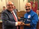 Premiazione: il sindaco di Biella Claudio Corradino e l'atleta Alesso Santi Premiazione: il sindaco di Biella Claudio Corradino e l'atleta Alesso Santi