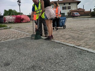 Benna, giornata ecologica: raccolti 15 sacchi di rifiuti FOTO e VIDEO