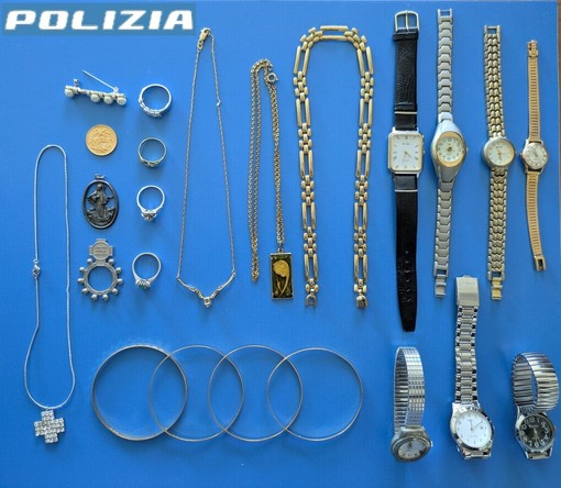 Truffa del falso Carabiniere a Cossato, due arresti: recuperati gioielli rubati