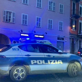 Biella: Polizia e 118 intervengono per uomo molesto in città