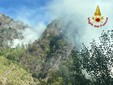 Cravagliana, proseguono le operazioni di spegnimento dell'incendio Cravagliana, proseguono le operazioni di spegnimento dell'incendio