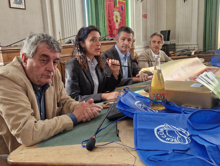 Ben Cuncià, grembiule blu e tre fontane in regalo al Comune tra le novità del 2026 Ben Cuncià, grembiule blu e tre fontane in regalo al Comune tra le novità del 2026
