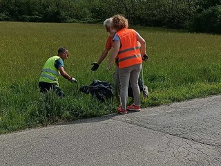 Benna, giornata ecologica: raccolti 15 sacchi di rifiuti FOTO e VIDEO