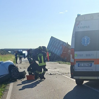Dal Nord/Ovest, Tronzano Vercellese, scontro tra un’auto e un trattore: morto un uomo di 61 anni