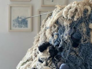 Al borgo di Castellengo  “Connessioni”, tra mostre, visite guidate e degustazioni