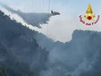 Cravagliana, proseguono le operazioni di spegnimento dell'incendio Cravagliana, proseguono le operazioni di spegnimento dell'incendio