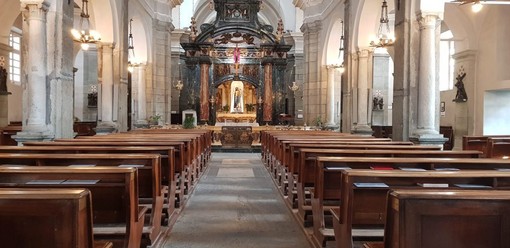 “Adotta un banco”: insieme per custodire la Basilica Antica di Oropa “Adotta un banco”: insieme per custodire la Basilica Antica di Oropa