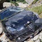 Piedicavallo, auto finisce fuori strada nel torrente Cervo FOTO