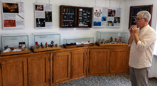 Un momento della presentazione della mostra con il curatore Guido Antoniotti. Un momento della presentazione della mostra con il curatore Guido Antoniotti.