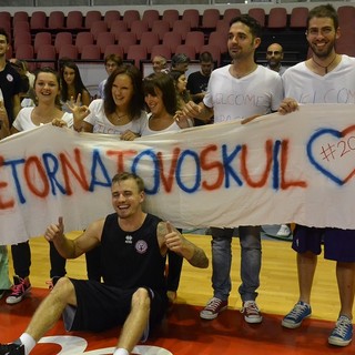 Basket - Standing ovation per la nuova Angelico FOTOGALLERY