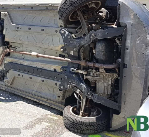 Pollone, auto si ribalta in via Frassati: ferito il conducente Pollone, auto si ribalta in via Frassati: ferito il conducente