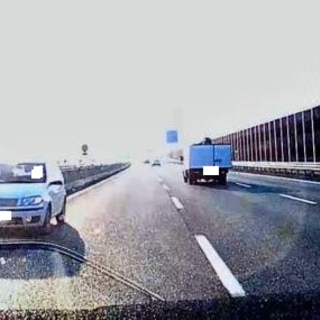 auto contromano auto contromano