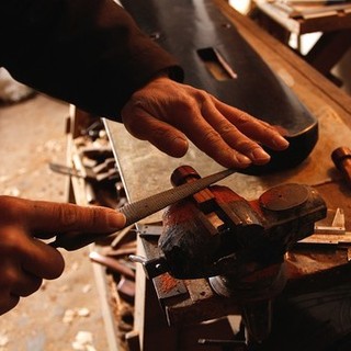 Finti artigiani, stop ai furbetti. Multe salate per chi usa la denominazione senza essere iscritto all’albo