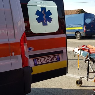 Mongrando, donna travolta da un furgone: ferite lievi