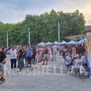 Biella si prepara al Concertozzo di stasera: ieri spazio alle associazioni e all’inclusione in piazza Duomo - Foto Nicola Rasolo per newsbiella.it