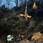 Graglia: auto finisce in un dirupo di 7 metri