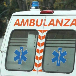 Dal Nord Ovest - Rimane schiacciato dal bus, grave un 60enne (foto di repertorio) Dal Nord Ovest - Rimane schiacciato dal bus, grave un 60enne (foto di repertorio)
