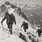 A Biella "Quelli della montagna": alpinismo locale nei filmati d'epoca - Immagine generata con IA A Biella "Quelli della montagna": alpinismo locale nei filmati d'epoca - Immagine generata con IA