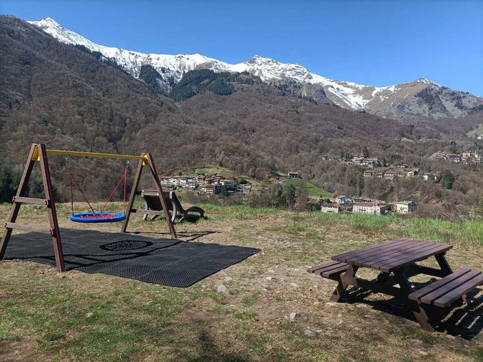 Campiglia Cervo, nuovo volto per l’area picnic/solarium al Belvedere della Pila Campiglia Cervo, nuovo volto per l’area picnic/solarium al Belvedere della Pila