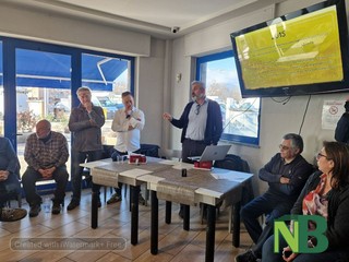 Biella, mercato di piazza Falcone, ambulanti in rivolta compatti: “Non ci spostiamo”