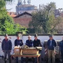 Dalle scuole alla casa di riposo, gli Alpini di Cavaglià scaldano i cuori con le caldarroste (foto di gruppo Alpini di Cavaglià) Dalle scuole alla casa di riposo, gli Alpini di Cavaglià scaldano i cuori con le caldarroste (foto di gruppo Alpini di Cavaglià)