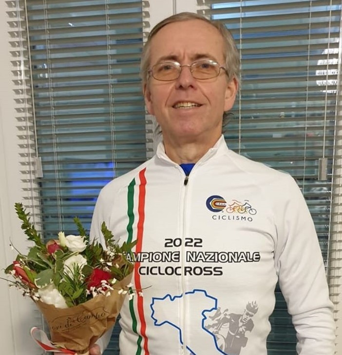 Ciclismo, Angelo Zago porta a Lessona la maglia di campione nazionale di ciclocross