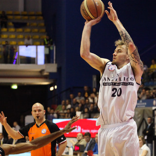 Basket - Voskuil Mvp ma l'eroe della giornata è capitan Raspino FOTOGALLERY
