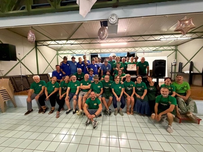 A Sandigliano pollici in alto per la cena di comunità, spazio anche alla solidarietà FOTO