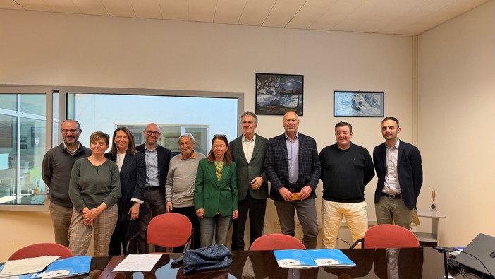 ASL Biella, al via nuovi percorsi di cura non farmacologica per pazienti affetti da Alzheimer e Demenza e per familiari e caregiver FOTO ASL Biella, al via nuovi percorsi di cura non farmacologica per pazienti affetti da Alzheimer e Demenza e per familiari e caregiver FOTO