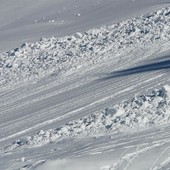 Spessori significativi di neve al suolo, Arpa Piemonte informa: “Pericolo valanghe fino a 3-marcato”(foto di repertorio)
