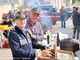 Caldarroste e polenta concia: a Casapinta la castagnata degli Alpini fa il pienone (foto di Claudio Nicola) Caldarroste e polenta concia: a Casapinta la castagnata degli Alpini fa il pienone (foto di Claudio Nicola)