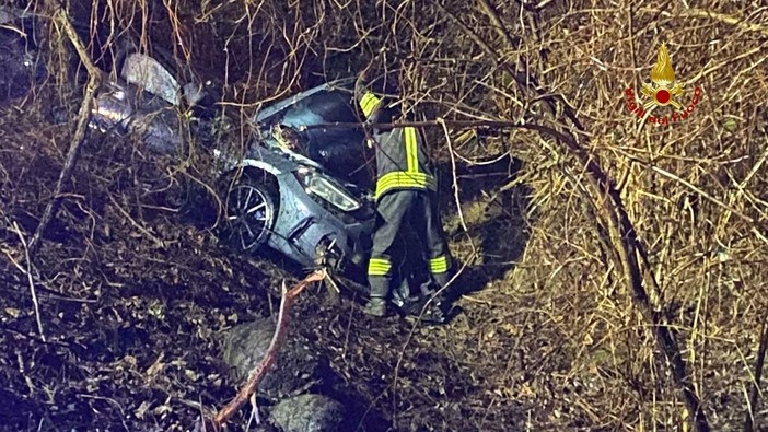 Vigliano, illeso il conducente dell'auto ribaltata