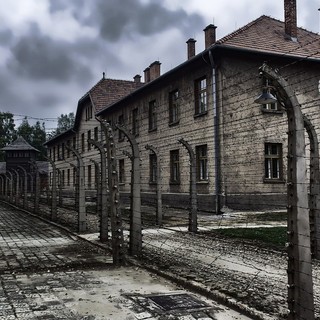 Fondazione CRT e Provincia di Biella ripropongono alle superiori il concorso “Shoah: memoria e futuro” Fondazione CRT e Provincia di Biella ripropongono alle superiori il concorso “Shoah: memoria e futuro”
