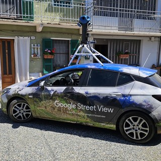 L'auto di Google Street View in ogni dove, in questi giorni anche nei nostri paesi e nelle frazioni più nascoste