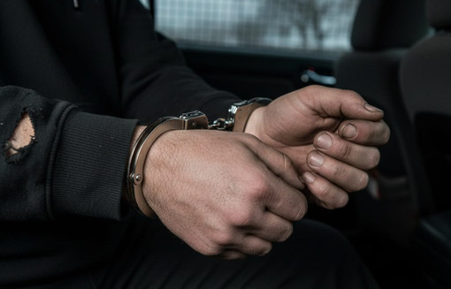 Dal Nord Ovest - La getta a terra e la molesta: arrestato 33enne per violenza sessuale (foto di repertorio)