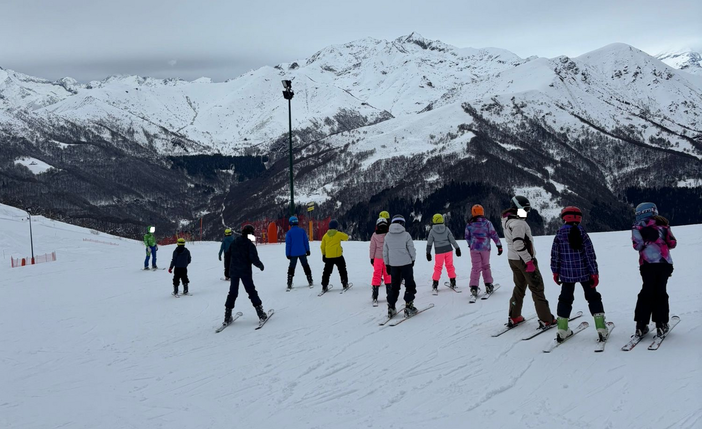 Tre giornate sulla neve per gli alunni di Andorno Micca: sport, crescita e divertimento a Bielmonte