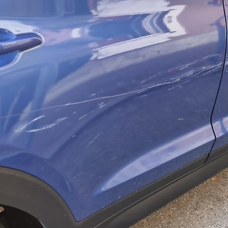 Lessona, danneggia auto in strada: intervengono i Carabinieri, foto archivio