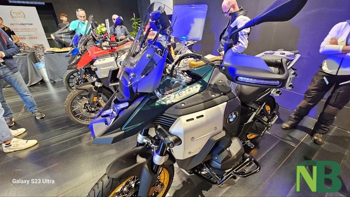 ACTIV MOTOR BIELLA inaugura il nuovo showroom con l'esclusivo BMW R1300 GS ADV ACTIV MOTOR BIELLA inaugura il nuovo showroom con l'esclusivo BMW R1300 GS ADV