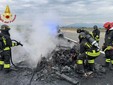 Dal Nord/Ovest, incendio auto lungo la A26 Dal Nord/Ovest, incendio auto lungo la A26